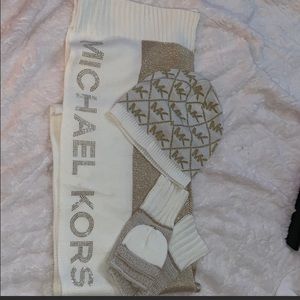 MK scarf, gloves and hat